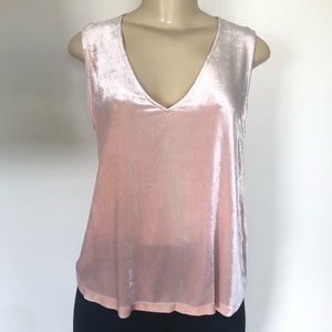 Mo&Co Vneck velour blouse with shear back